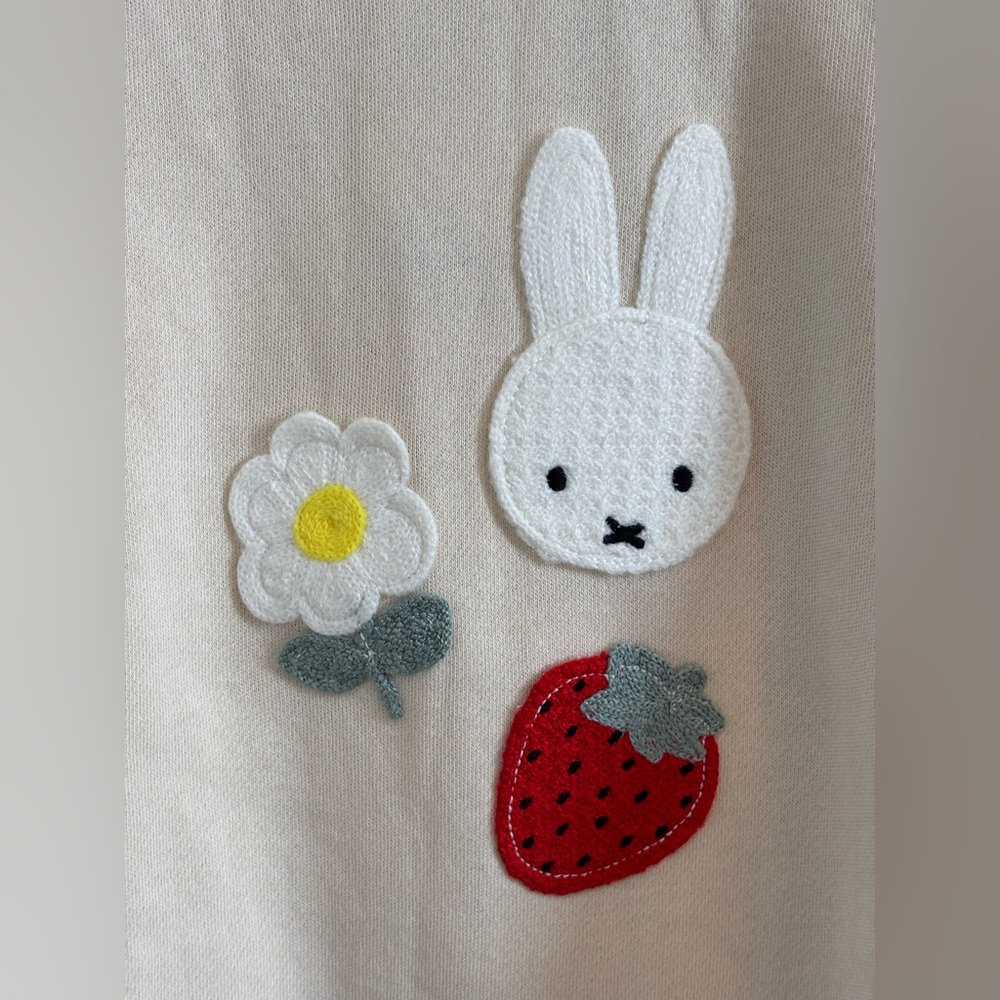 H&M Girls Miffy Appliquéd Sweatshirt and Embroidery Detail Cotton Dress Size 3-4 - Picture 3 of 5